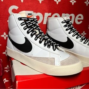 ❤️gently used nike blazers size 8 womens